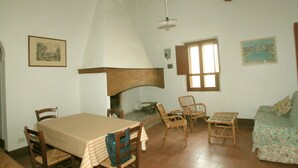 House | Living room - Idyllic Farmhouse in Sarteano Tuscany With Shared Pool (Sarteano)