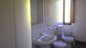 House | Bathroom - Idyllic Farmhouse in Sarteano Tuscany With Shared Pool (Sarteano)