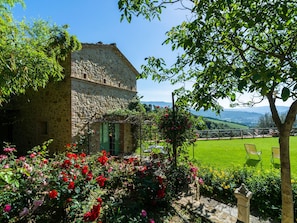 Exterior - Old Farmhouse in the Countryside With a Relaxed Atmosphere Family Environment (Corciano)