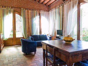 House | Dining - Nice Farmhouse in Montecatini Terme with Sauna & Hot Tub (Pieve a Nievole)
