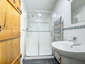 Ferienhaus | Badezimmer | Dusche, Haartrockner, Handtücher