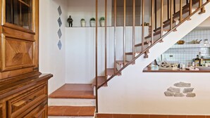 Villa | Private kitchen - Belvilla by OYO Quaint Villa in Carini With Garden (Carini)