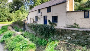 Exterior - Beautiful Holiday Home in Milltown With Garden (Lostwithiel)
