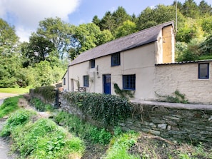 Exterior - Beautiful Holiday Home in Milltown With Garden (Lostwithiel)