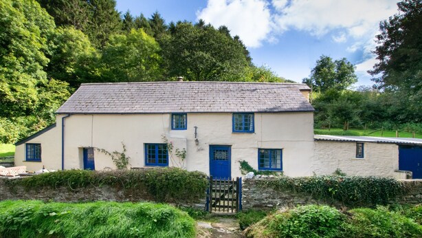 Exterior - Beautiful Holiday Home in Milltown With Garden (Lostwithiel)