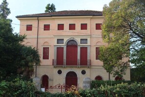 House | Exterior - Venice Region Castle With Garden Views (Romano d'Ezzelino)