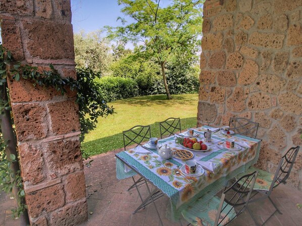 Dining - Farmhouse in Proceno With Pool (Proceno)