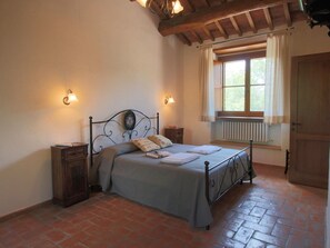 2 bedrooms, individually furnished, iron/ironing board, bed sheets
