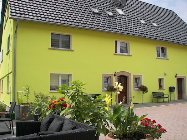 Apartment | Exterior - Charming Flat in Sebnitz With Garden (Sebnitz)