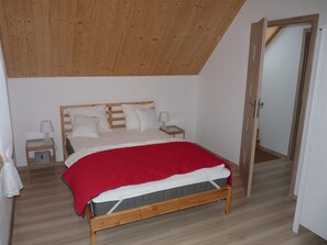 House - Holiday House Located Near the Forest, Lake and Sea (Krokowa)