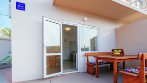 Unclassified image, 2 of 12, button - Spacious Apartment in Banj With Garden (Pasman)