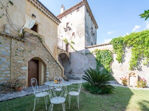 House | Exterior - Holiday Home in Stilo With Pool & Views (Stilo)