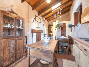House | Dining - Holiday Home in Stilo With Pool & Views (Stilo)