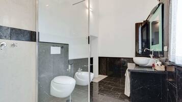 House | Bilik Mandi