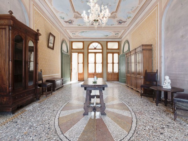 House | Lobby - Castle in Romano D'ezzelino With Garden (Romano d'Ezzelino)