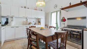 Ferienhaus | Eigene Küche | Geschirrspüler, Hochstuhl