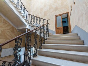 House | Interior - Castle in Romano D'ezzelino With Garden (Romano d'Ezzelino)