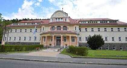 Beautiful Apartment in a Spa Resort, Only 2,5 km From the Jáchymov Chairlift - Keilberg