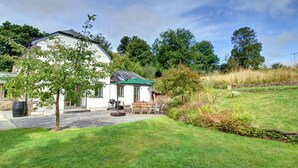 Exterior - Spacious Natural Stone Holiday Home With Wooden Beams and Authentic Open Fireplace (Callington)