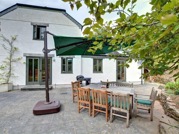 Balcony - Spacious Natural Stone Holiday Home With Wooden Beams and Authentic Open Fireplace (Callington)