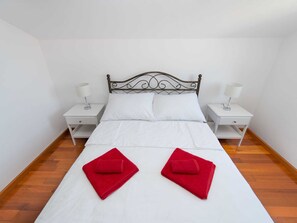 2 bedrooms, individually furnished, iron/ironing board, bed sheets