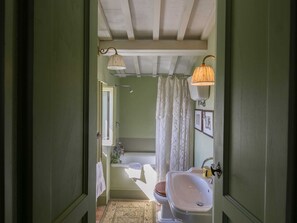 Villa | Bathroom