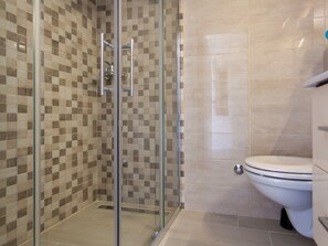 Apartment | Bathroom
