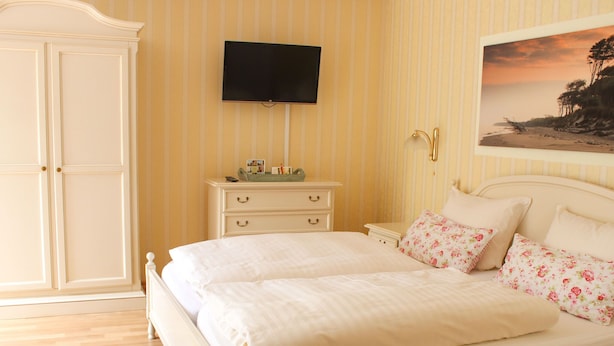 Unclassified image, 1 of 19, button - Tranquil Apartment in Warnemünde near Beach (Rostock)