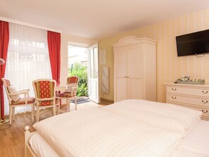 Apartment | Living room - Tranquil Apartment in Warnemünde near Beach (Rostock)