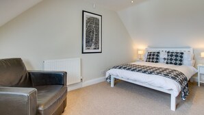 1 bedroom, individually furnished, bed sheets - Spacious Holiday Home in Sissinghurst With Garden (Cranbrook)