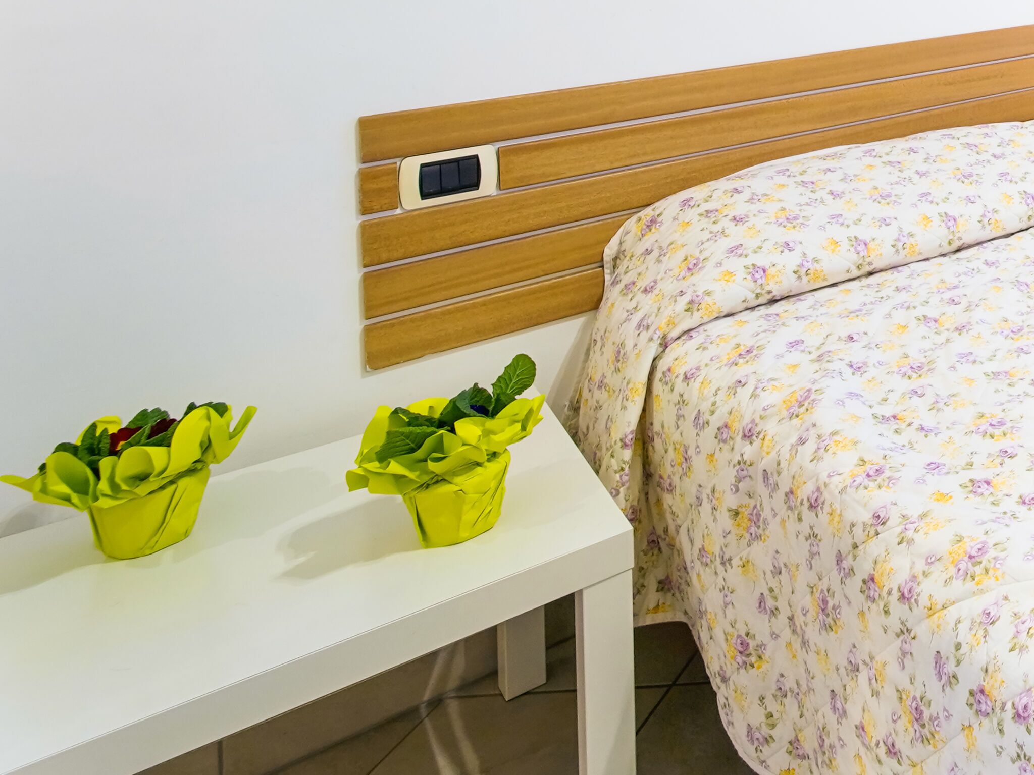 1 bedroom, bed sheets
