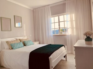 2 bedrooms, iron/ironing board, travel crib, WiFi - Beautiful Apartment Sea view (Albufeira)