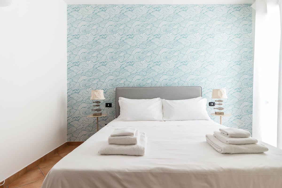 Apartment, 1 Bedroom (F) | 2 bilik tidur, seterika/papan seterika, Wi-fi percuma, cadar katil