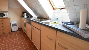 Apartment | Eigene Küche | Wasserkocher mit Kaffee-/Teezubehör, Kühlschrank, Mikrowelle, Ofen