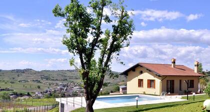Spacious Farmhouse in Santa Maria Della Versa With Pool