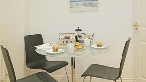 Frigorifero, microonde, forno, lavastoviglie