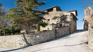 Unclassified image, 3 of 28, button - Holiday Home in Pergine Valdarno With Pool (Pergine Valdarno)
