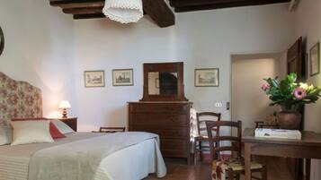 House | 2 bedrooms, individually furnished, bed sheets