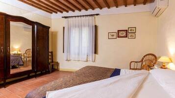 House | 2 bedrooms, individually furnished