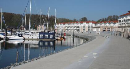 Reizendes Ferienhaus mit Swimmingpool Naehe Ostsee