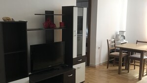 Apartment | Living room - Quaint Apartment in Poreč with Swimming Pool  (Porec)