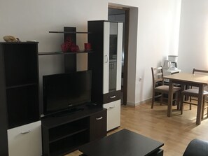 Apartment | Living room - Quaint Apartment in Poreč with Swimming Pool  (Porec)