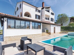 Exterior - Quaint Apartment in Poreč with Swimming Pool  (Porec)