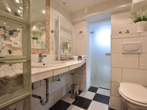 Bathroom - Exotic Apartment in Kühlungsborn near Sea (Kuehlungsborn)