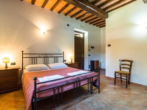 House | 2 bedrooms, individually furnished, bed sheets