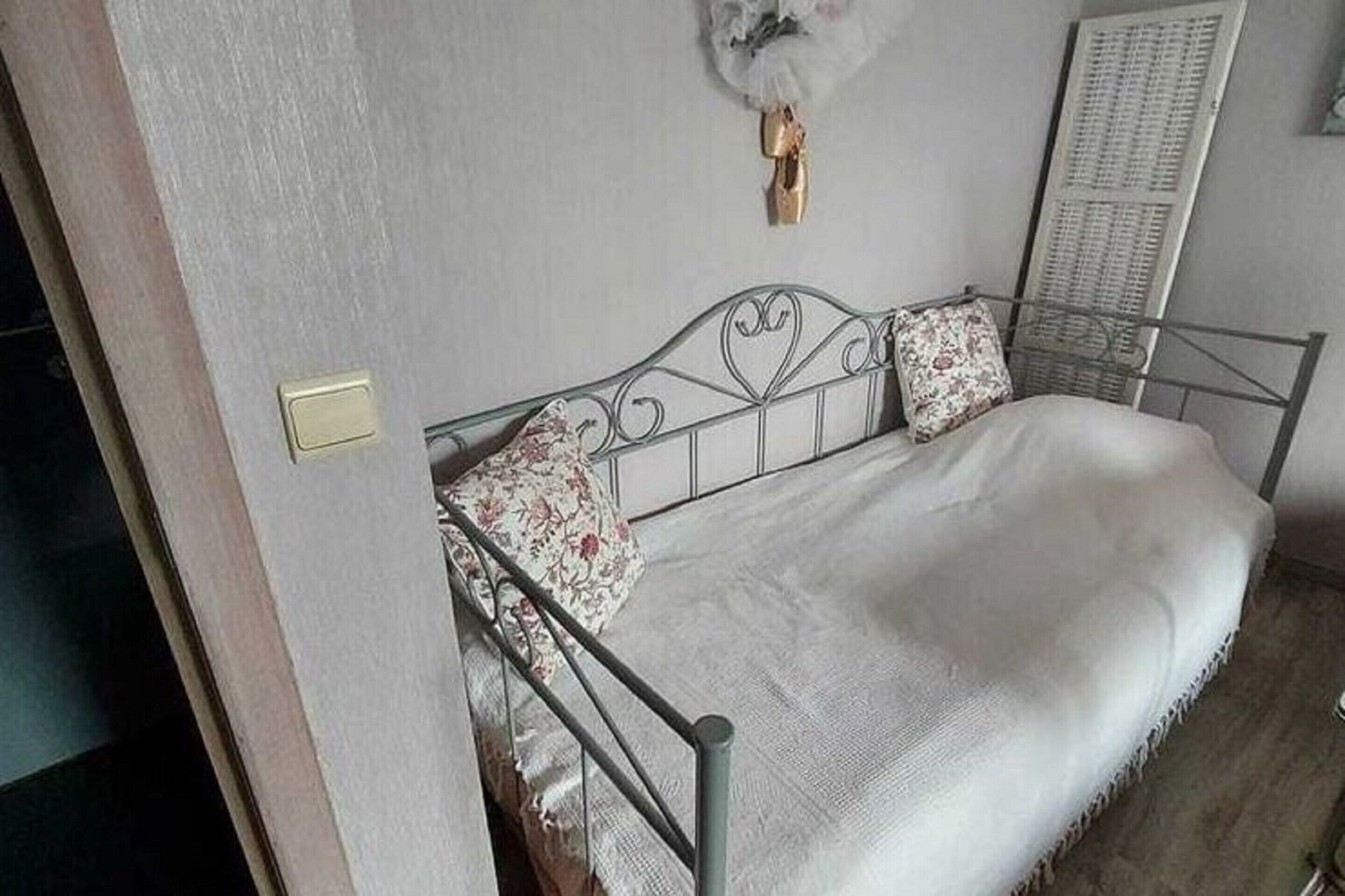 Nhà | 7 phòng ngủ, trang bị nội thất với thiết kế riêng biệt, bộ trải giường 