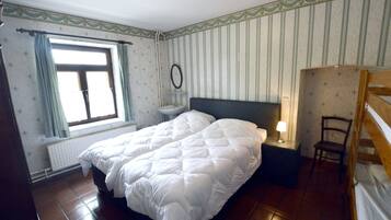 Rumah | 7 kamar tidur dan dilengkapi dengan perabotan berbeda-beda