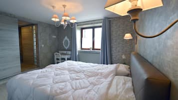 Nhà | 7 phòng ngủ, trang bị nội thất với thiết kế riêng biệt, bộ trải giường