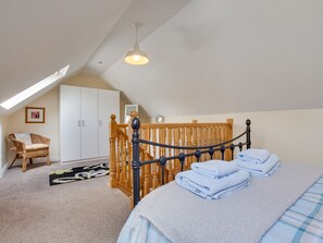 House - Detached Holiday Home with Attractive Interior near Beach (Narberth)