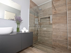 Villa | Bathroom | Shower
